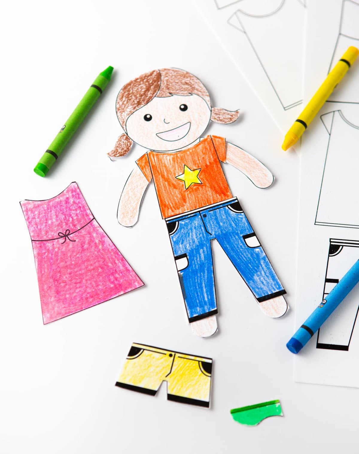 doll drawing and playing