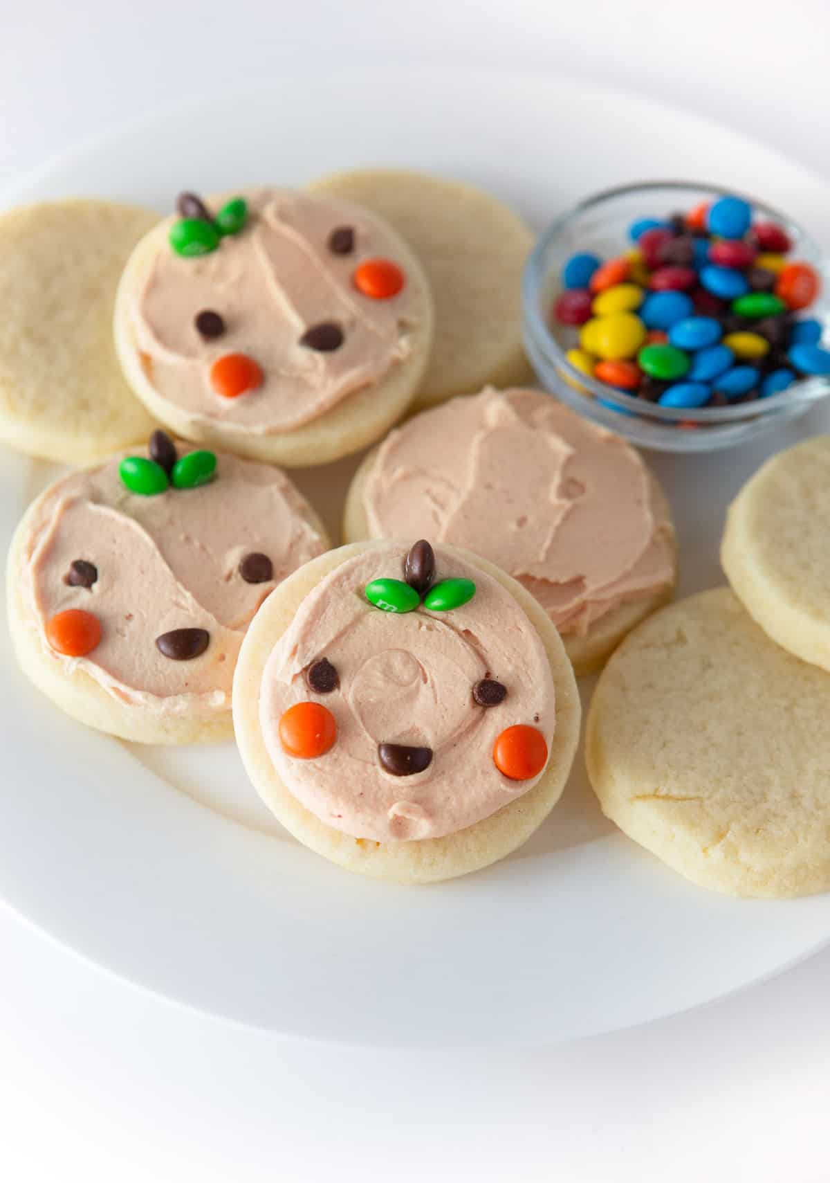 Easy Halloween Pumpkin Cookies using cut out sugar cookies and mini M&M's