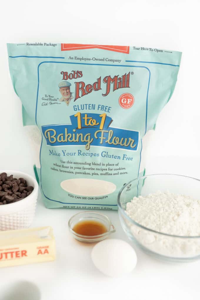 bag of bob's red mill 1 to 1 baking flour