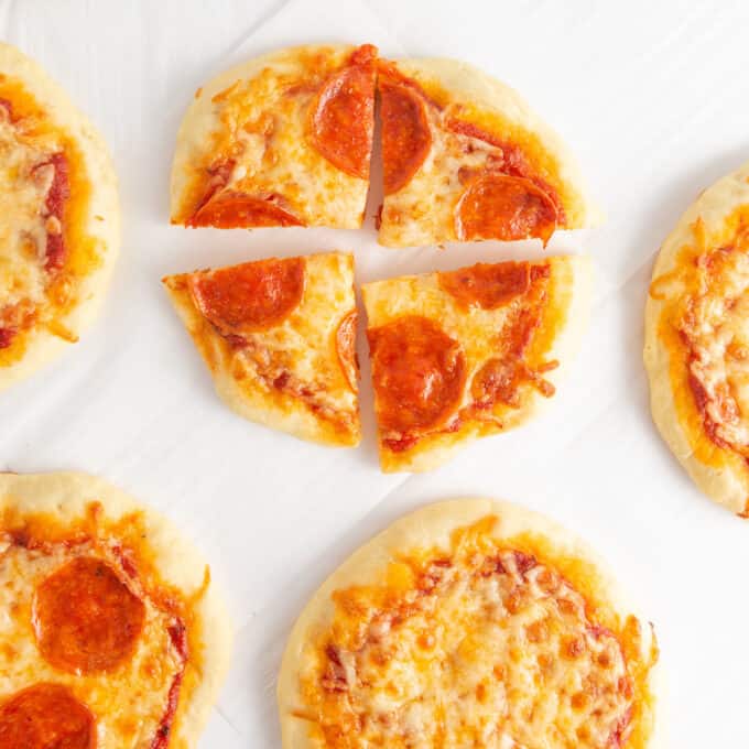 mini pizzas for kids