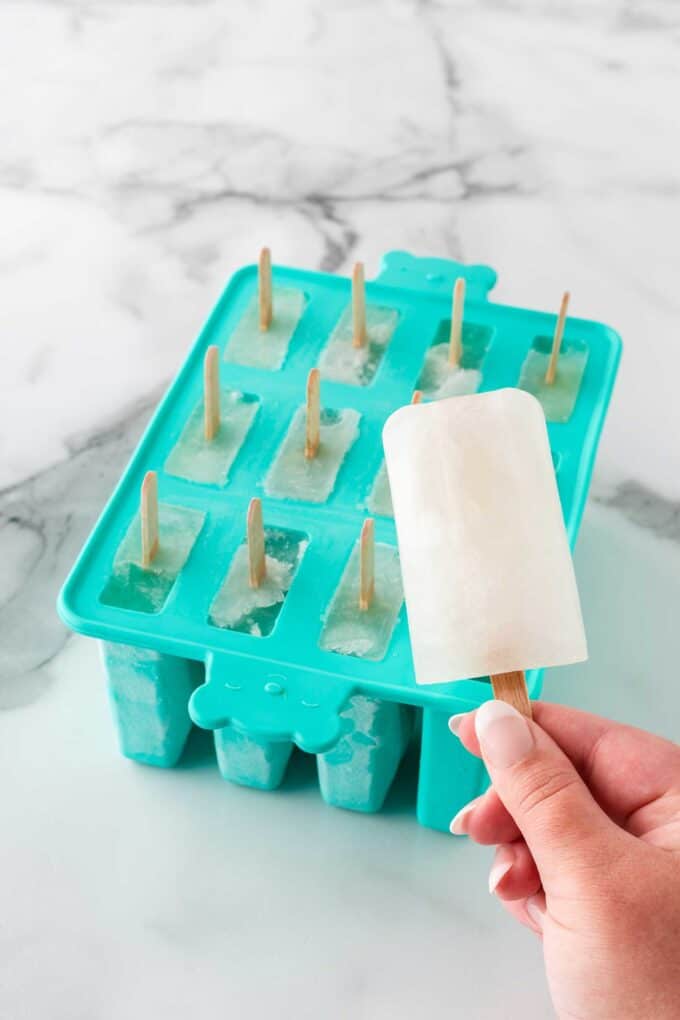 Easy Lemon Popsicles - Design Eat Repeat