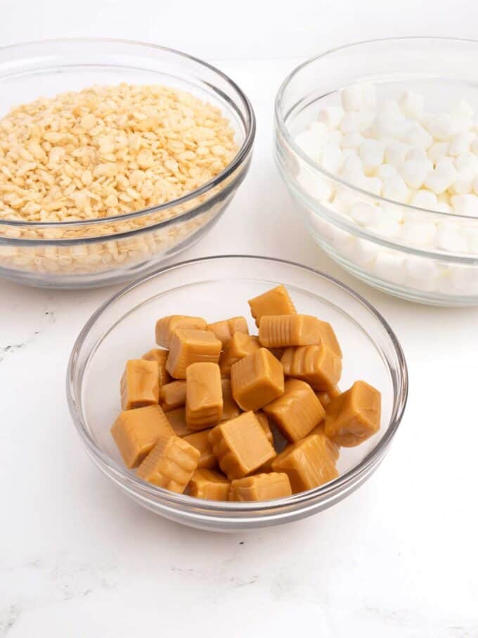 bowl of kraft caramels