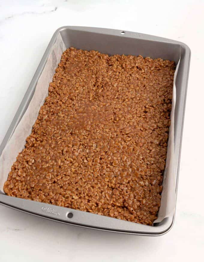 pan of star crunch chocolate caramel rice krispy treats