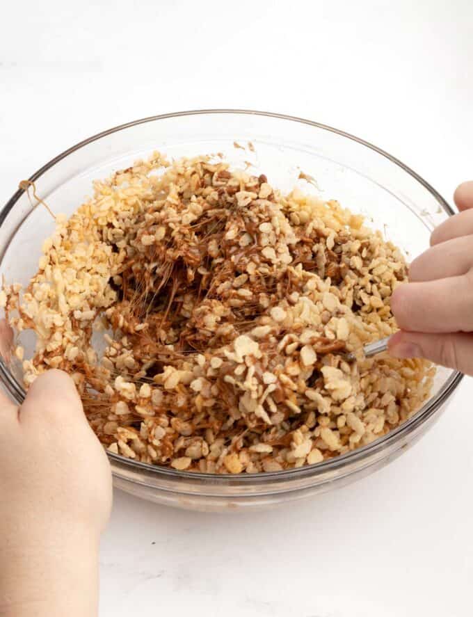 bowl of star crunch rice krispy mixture