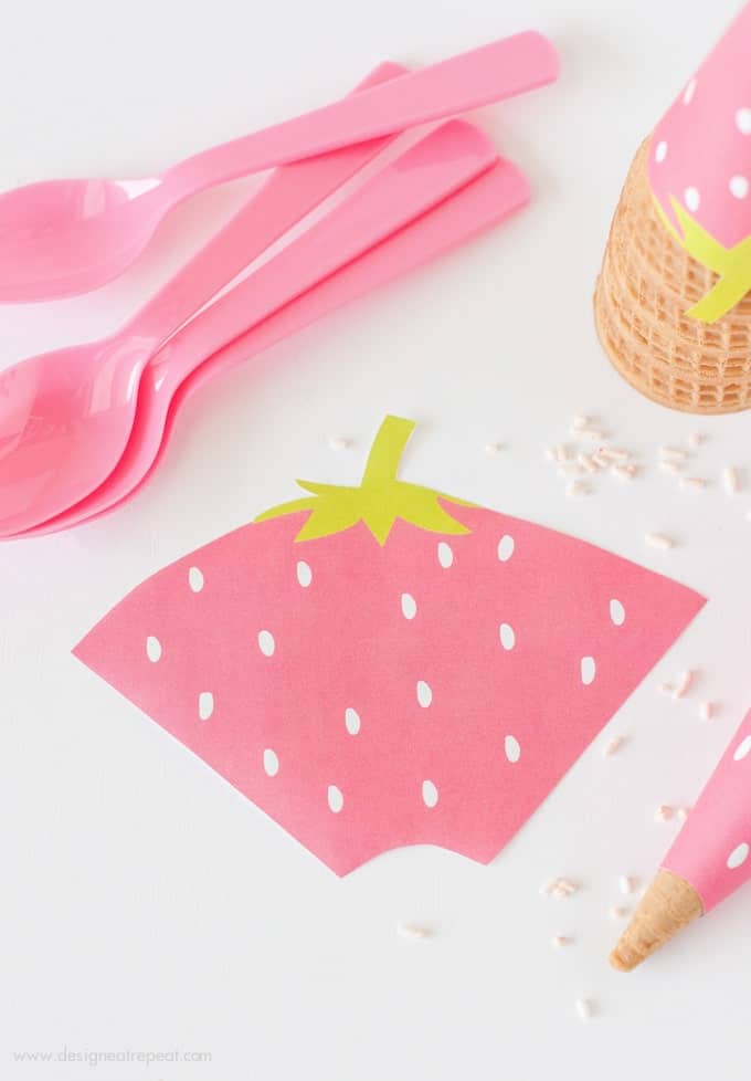 Free Printable Strawberry Icecream Cone Wrappers. Perfect idea for summer or fruit-themed parties