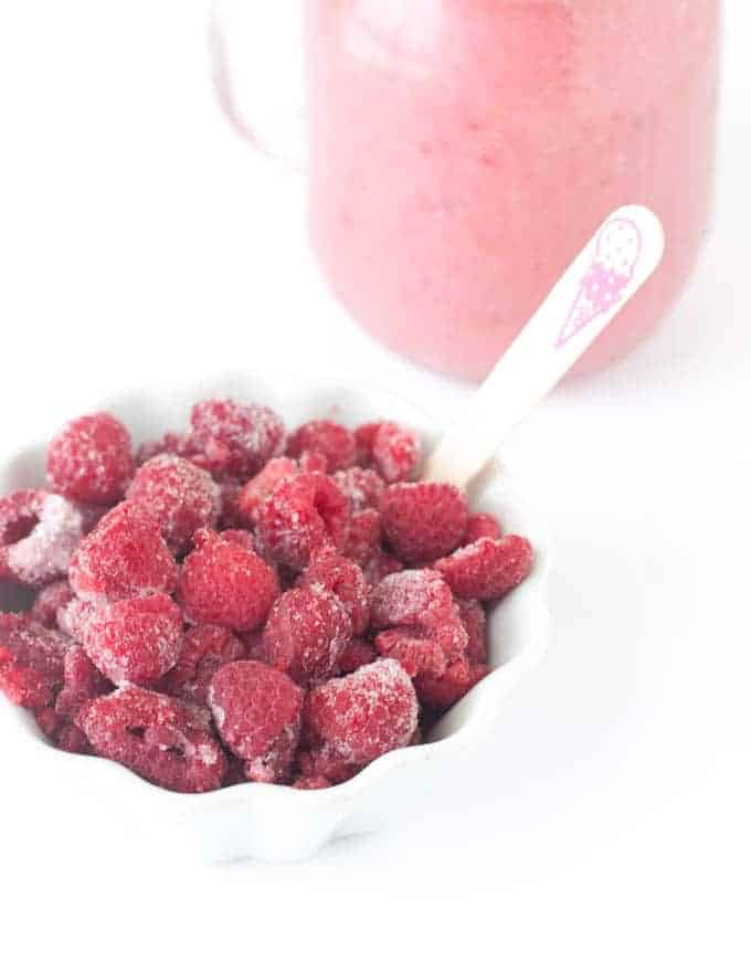 How to make a Raspberry Yogurt Smoothie