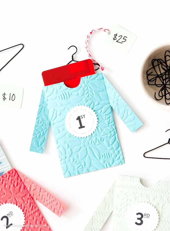 Make these cute DIY sweater gift card envelopes for fun Ugly Sweater Party prizes! Includes free printables from Design Eat Repeat!
