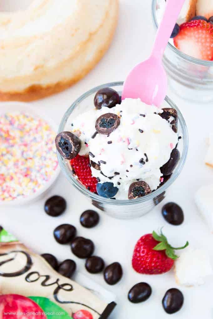 Start spring off right with this DIY Trifle Bar from Design Eat Repeat! Includes ideas for lightened up toppings!