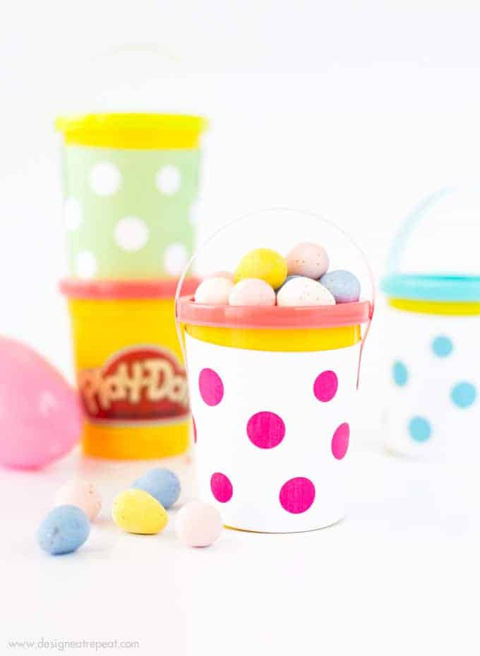 Turn Play-Doh containers into Easter baskets with these free printable wrappers!