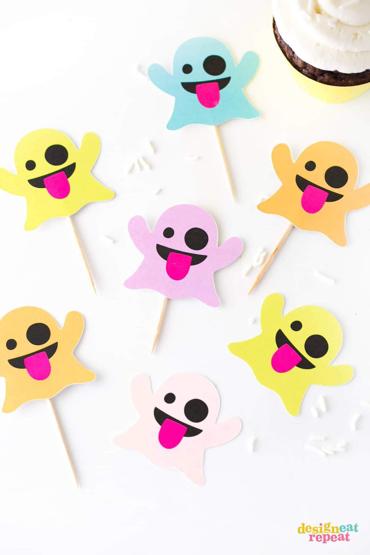 Emoji Ghost Halloween Cupcake Toppers! Free to download and print at www.DesignEatRepeat.com #Halloween #Printable #Cupcake #Emoji