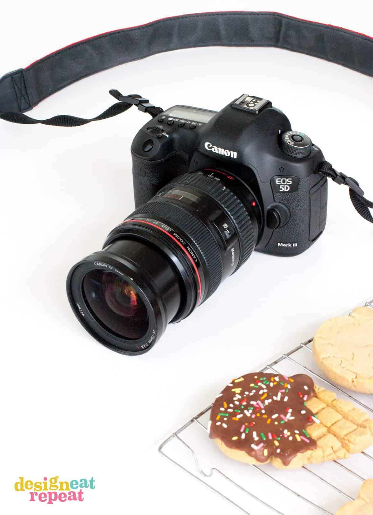 Go behind-the-scenes with Food & DIY blogger, Melissa at Design Eat Repeat, where she shows you her at-home photo setup and gear. Everything from cameras, backdrops, and editing software. Very helpful post!