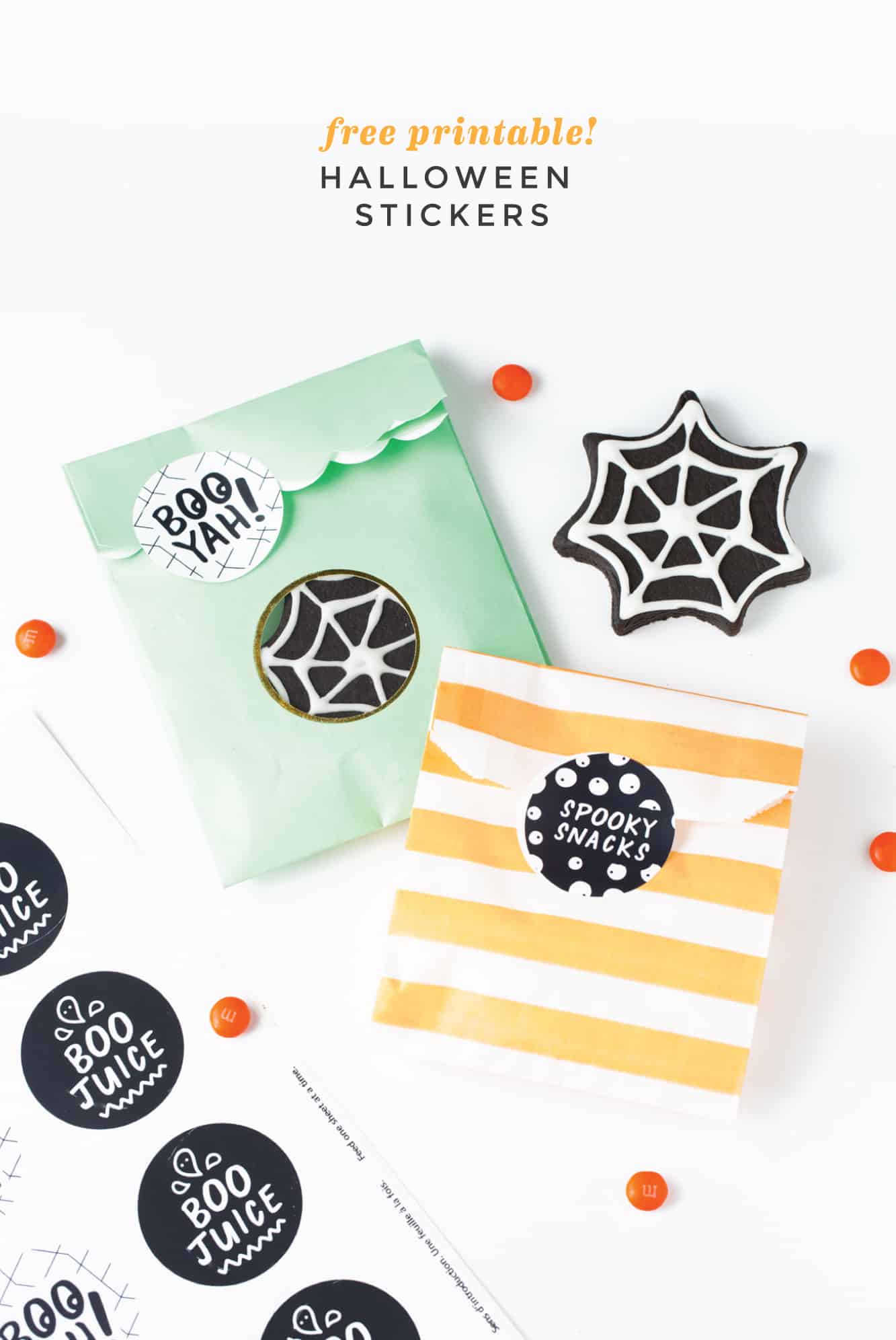 Throw the ultimate Halloween bash with this set of 3 black and white Halloween party printables! Designed for easy printing on Avery products, these printables can help you make the cutest Halloween party invitations and party favors! #Halloween #Printables // www.DesignEatRepeat.com