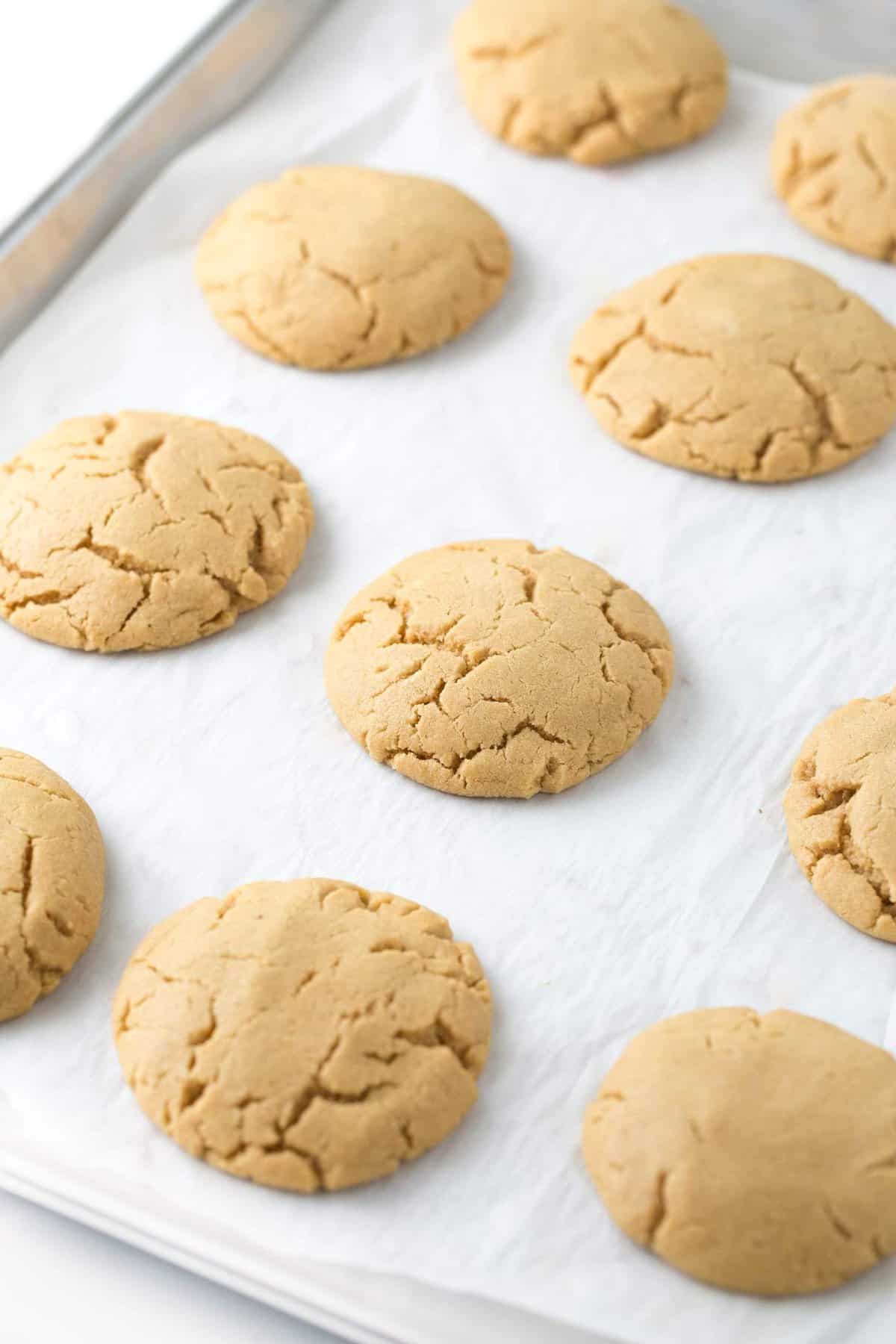 Forget the fancy decorating and grab the edible food pen to draw-your-own easy Halloween cookies! Using a traditional peanut butter cup as the "canvas", you can customize with your own icons, faces or spooktacular phrases! #Halloween | #Cookies | www.DesignEatRepeat.com