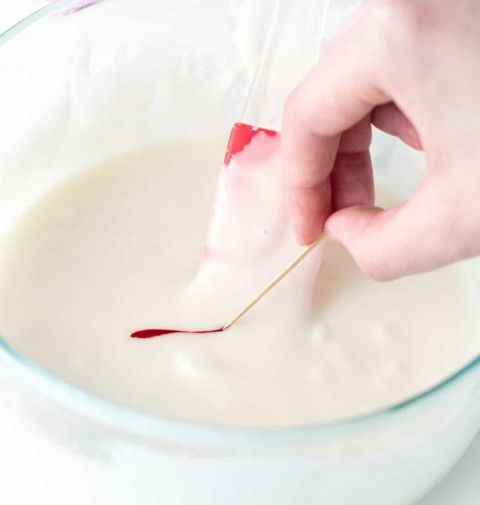 Coloring white icing with red food coloring