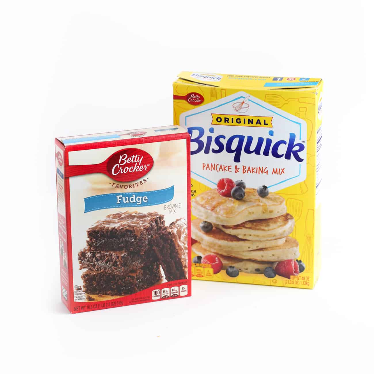 Box of Betty Crocker fudge brownie mix and box of Bisquick pancake & baking mix for chocolate brownie cookies.